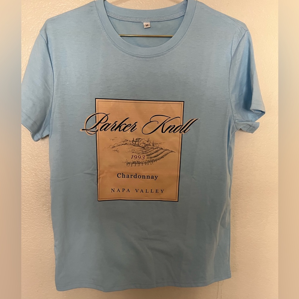 Parent trap graphic tee. Runs small